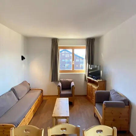 In With Paid Sauna Apartmán *